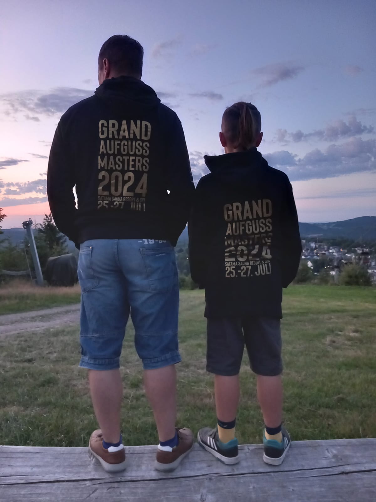 Blick mit dem Sohn auf unseren wunderschönen Heimatort.
